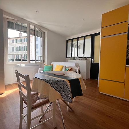 Appartement Lumineux 1 Chambre Au Coeur De Saint-Jean-De-Luz, Proche Plage Et Halles - Fr-1-239-890 Exterior foto