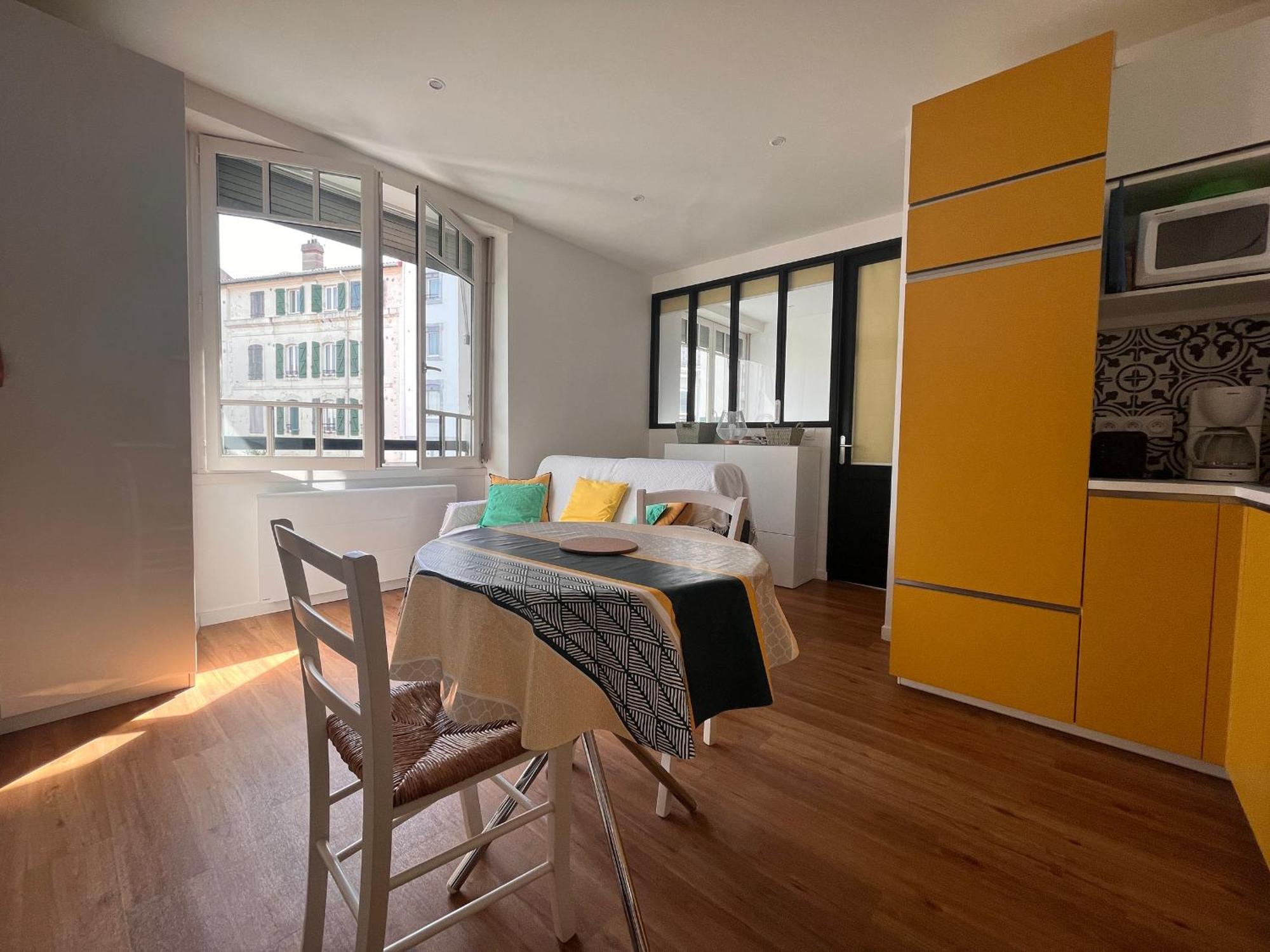 Appartement Lumineux 1 Chambre Au Coeur De Saint-Jean-De-Luz, Proche Plage Et Halles - Fr-1-239-890 Exterior foto